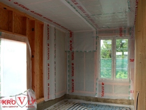 Einbau einer Dampfbremse im Holzständerbau