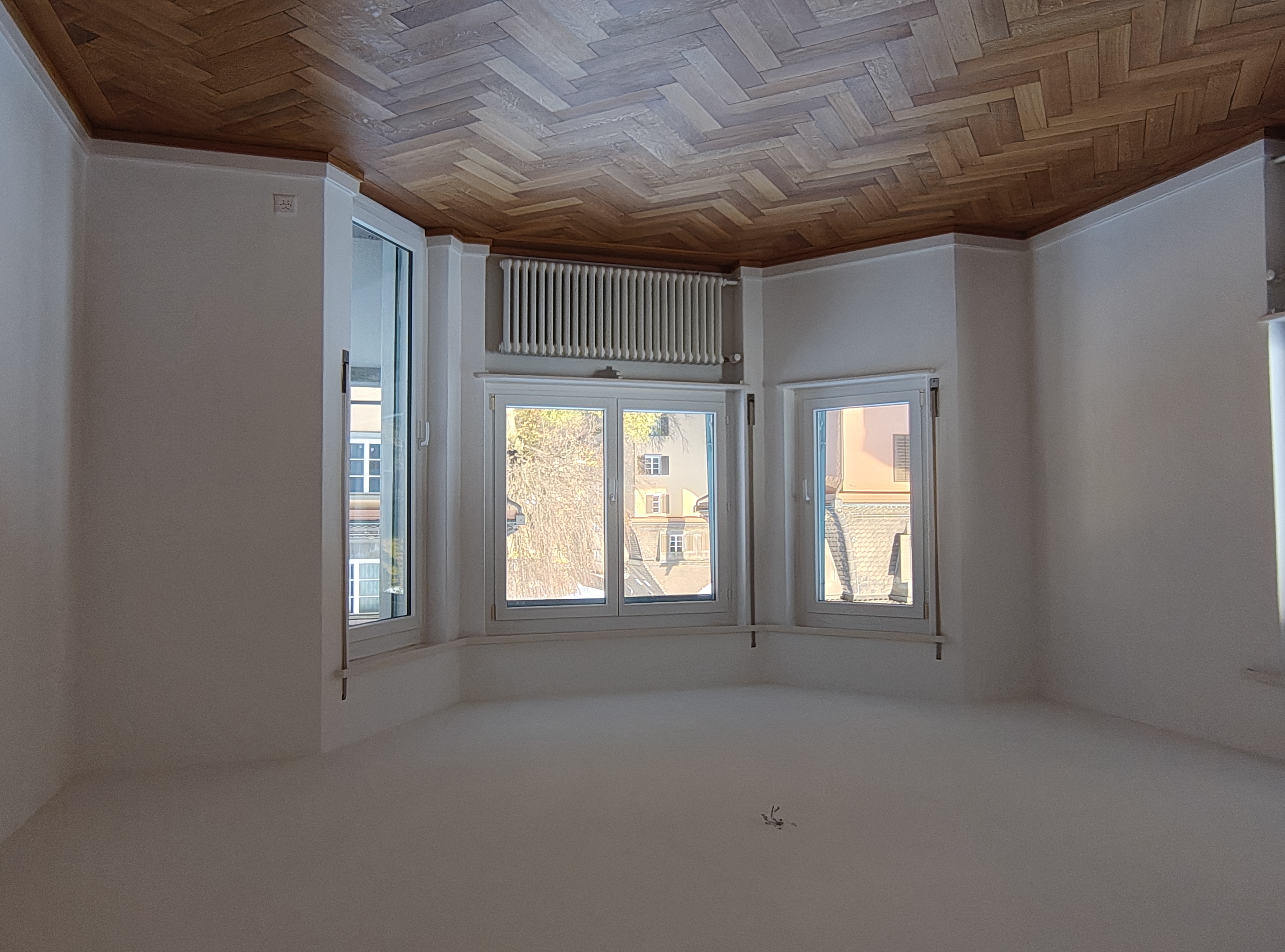 Innenmalerei in einem renovierten Wohnraum